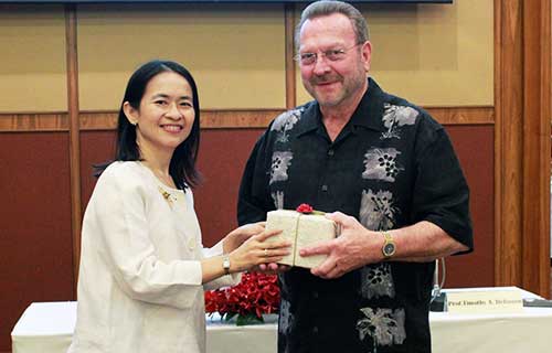 DeRouen receives gift