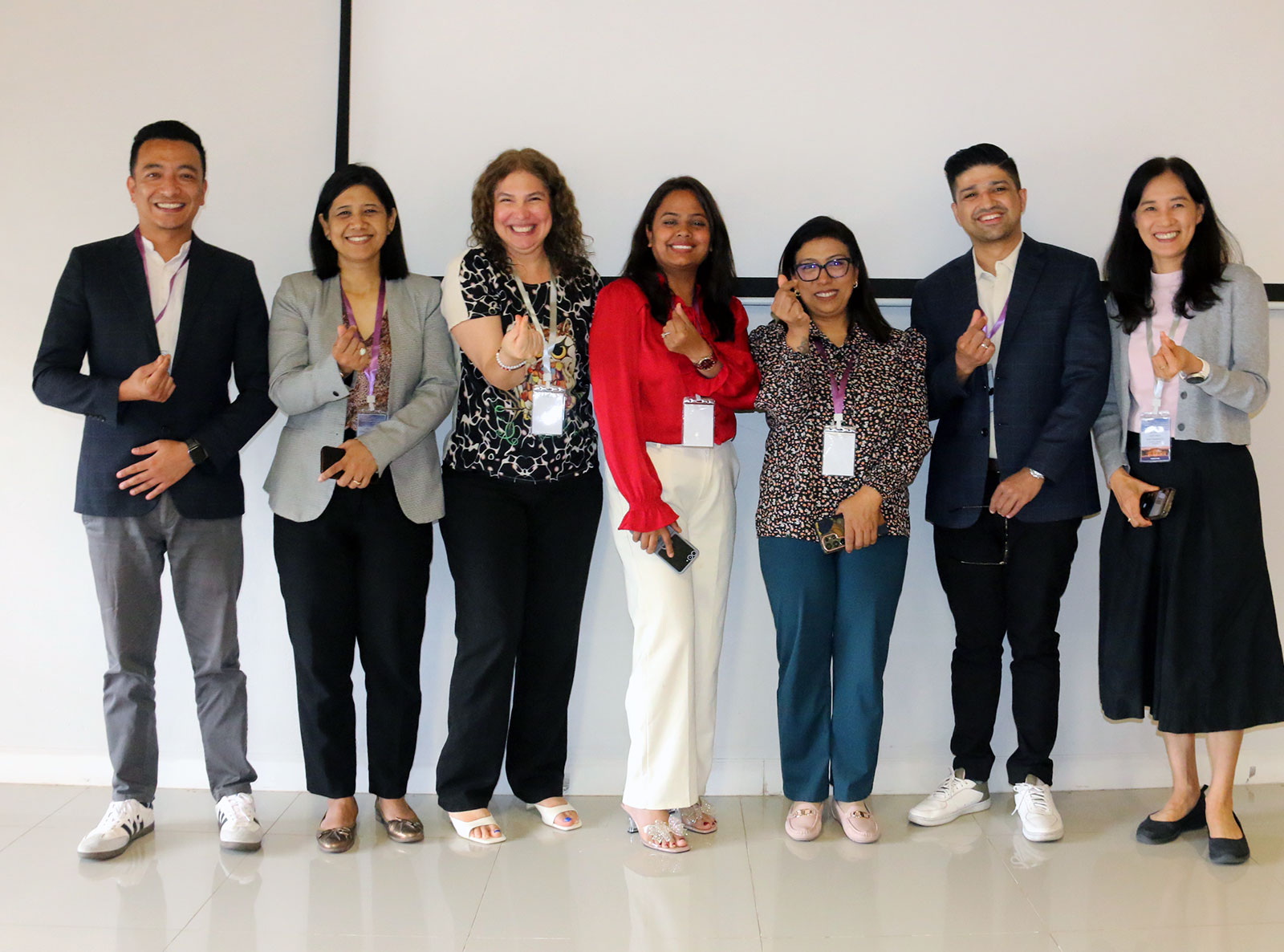 Dr. Ana Lucia Seminario (3rd from left) with trainees from the D43 workshop in Khon Kaen, Thailand