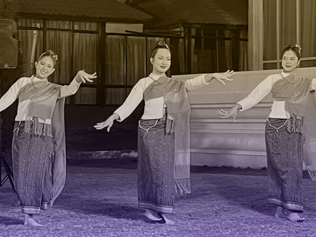 Women dancing a tracitional dance
